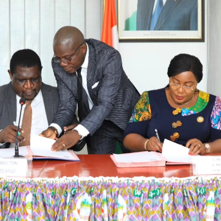 Convention historique entre IDÉES-AFRIQUE et L’Union des villes et communes de Côte d’ivoire.